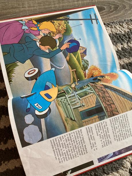 Walt disney alenka v kraji divů. autíčko modrásek, 