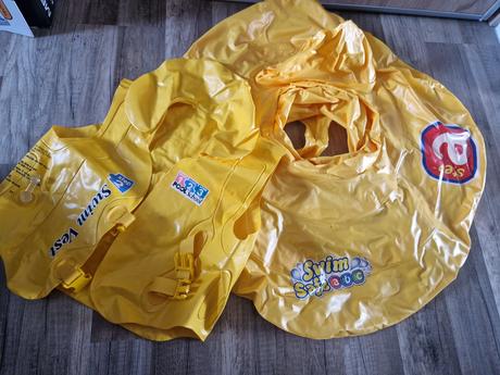 Koleso-a + vesta na plávanie-2 /cena za obe/, 