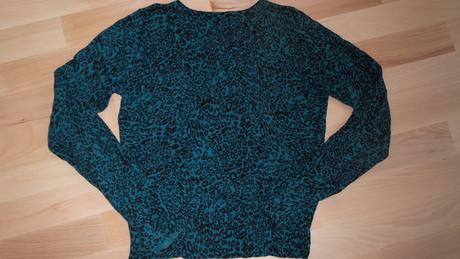 Svetrík s leopardím vzorom, s