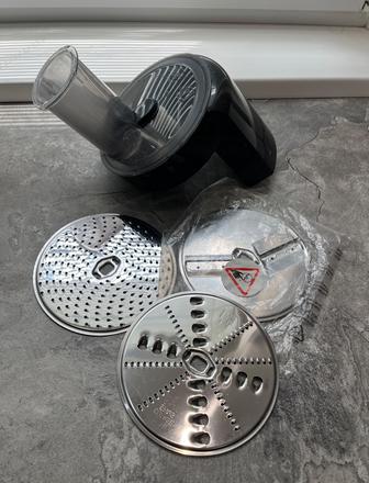 Bosch mum 2-5 strúhač plus tri kotúče čierny, bosch