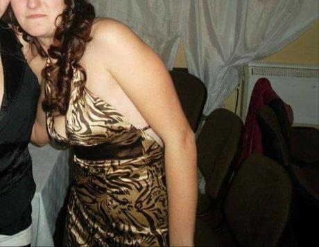 Šaty s holým chrbátom, 36