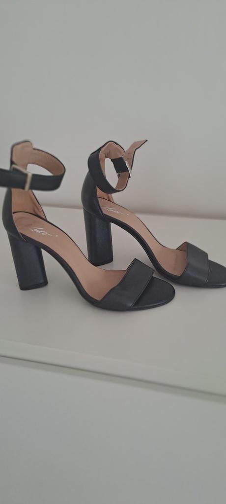 Čierne sandále, 38