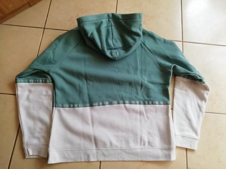 Mikina, v. 170, gate,170