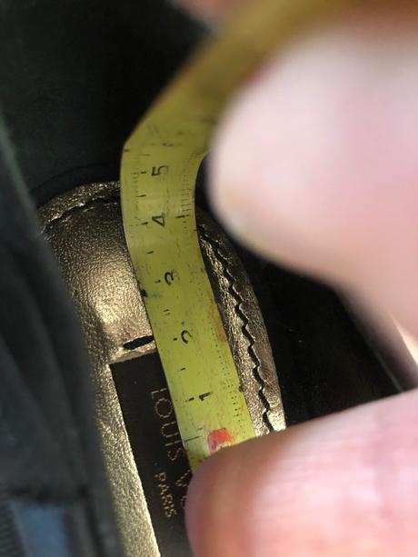 Čierno zlaté sandálky, louis vuitton,39