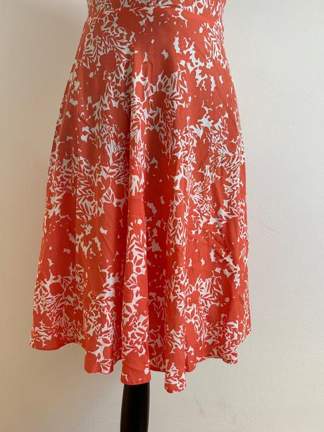 Letné dámske šaty, 98