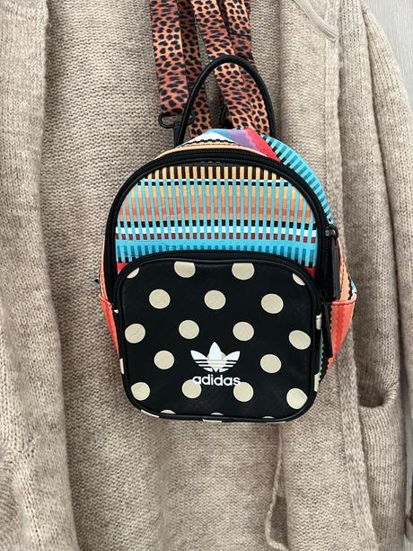 Adidas ruksacik,