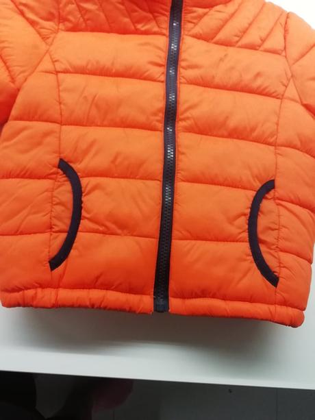 Oranžový kabát v top stave, f&f,98