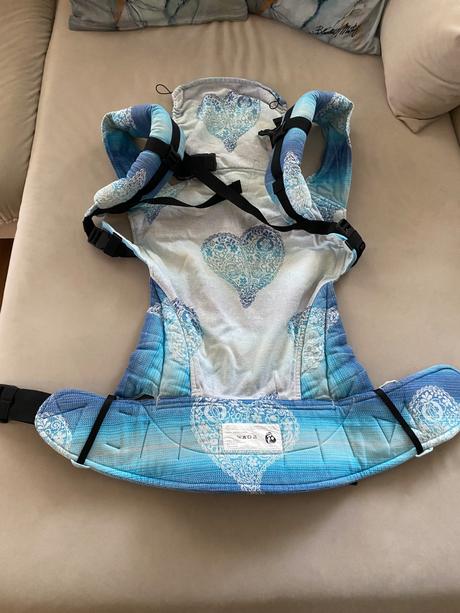 Nosič rischino s krásnym vzorom / srdcia, folklór, rischino