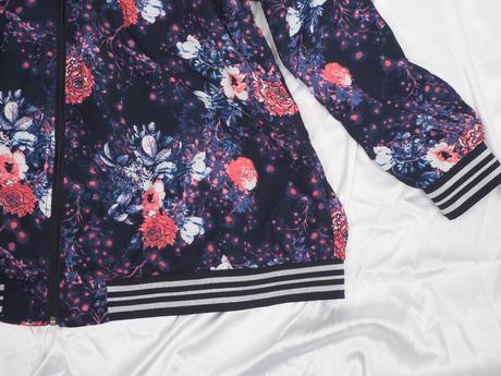 Kvalitná dámska bunda maxi blue, 52