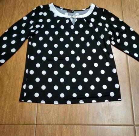 Bodkovaná blúzka, l