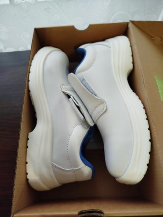 Predám novú pracovnú obuv č.38,je úplne nová, 38