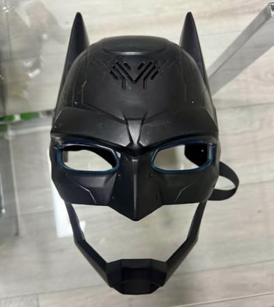 Maska batman meniaca hlas, 