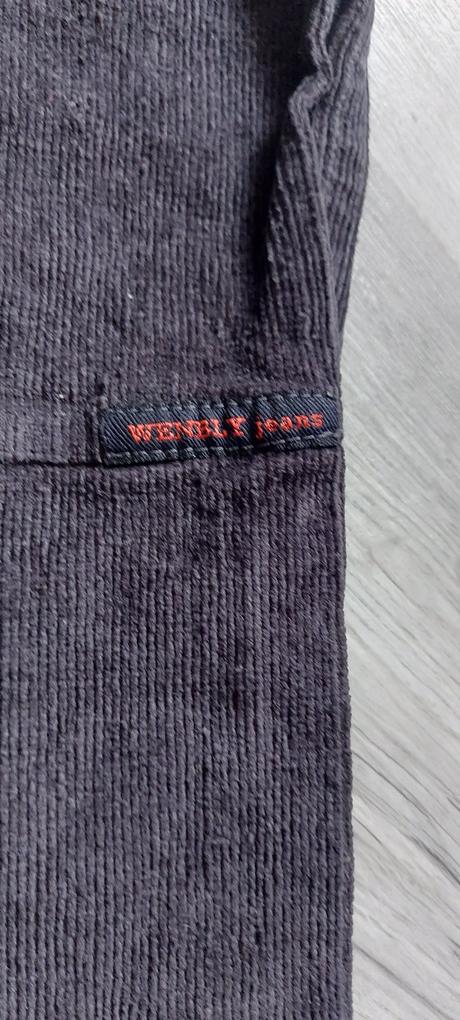 Menžestrové nohavice, 146