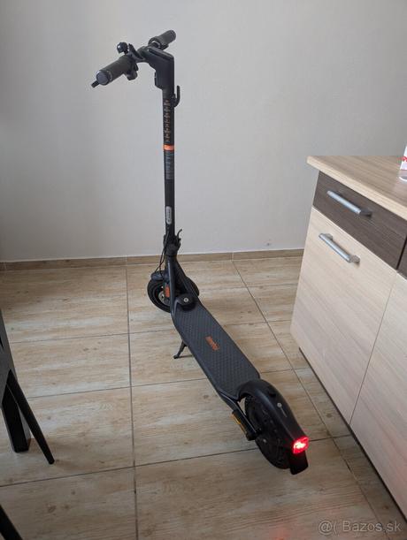 Elektricka kolobezka ninebot f2 kickscooter, 