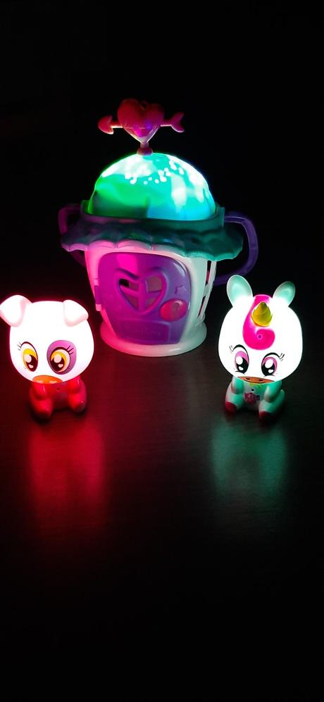 Lumilus svietiace zvieratká + domček, 