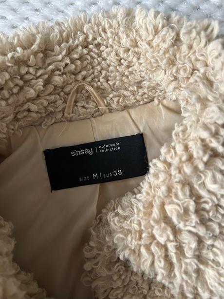 Huňatá vesta, sinsay,m