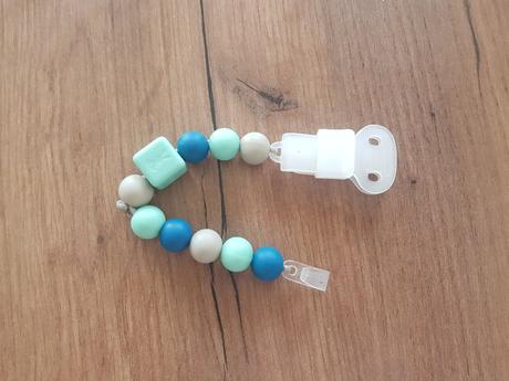 Silikónová retiazka na cumlík mint,