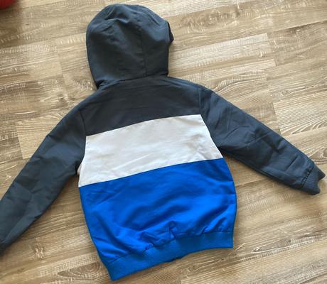 Krásna prechodná bundička, 122