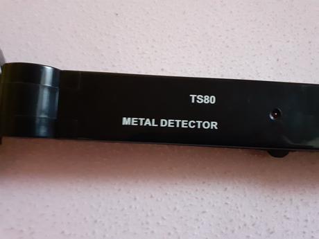 Detektor kovu ts80, 