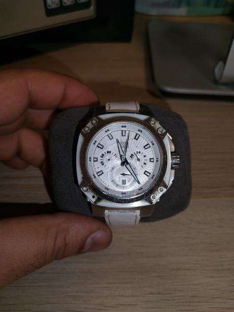 Predávam krásne hodinky,