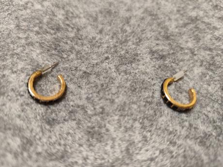 Kruzkove nausnice s ciernym pasom, 