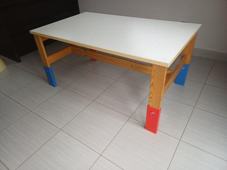 Detský stolík polohovateľný, 