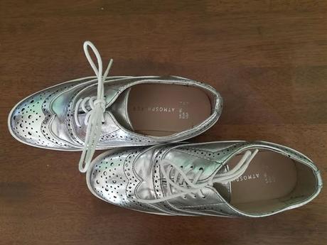 Strieborne polobotky, 37