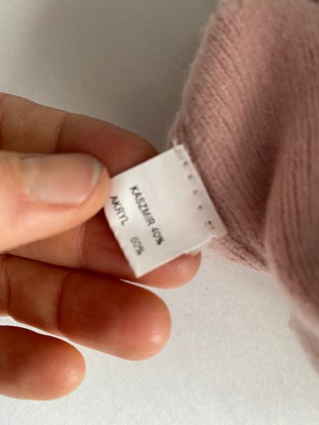 Ruzova ciapka pavucik so zajacim brmbolcom, 