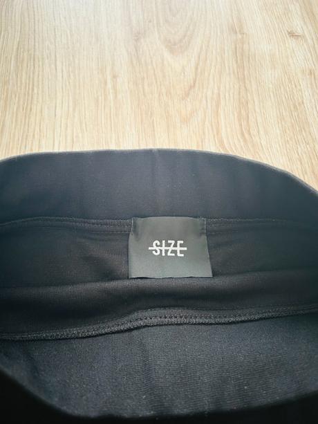 Štýlová a luxusná sukňa značky nosize, xs