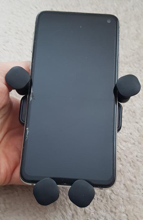 Gravitacny drziak na mobil do auta, 