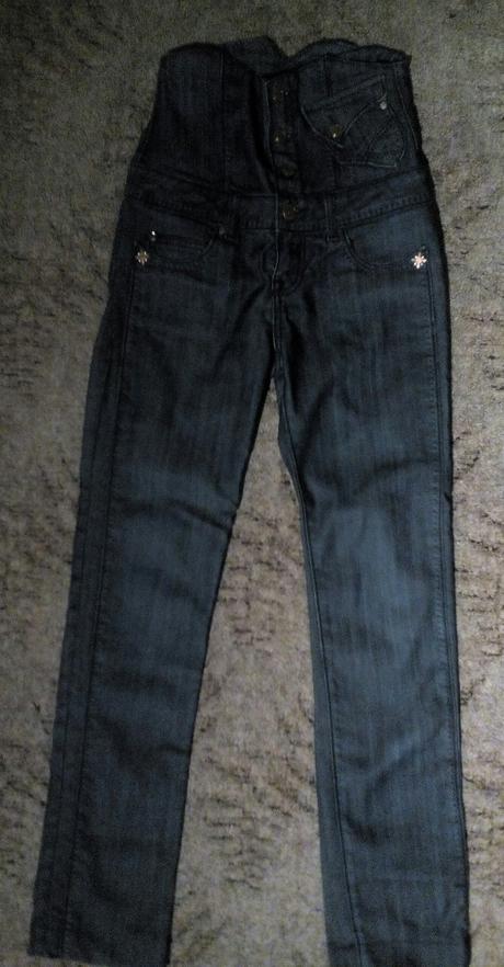 Rifle s vysokym pasom, 26