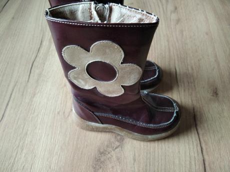 Čižmičky, baťa,25