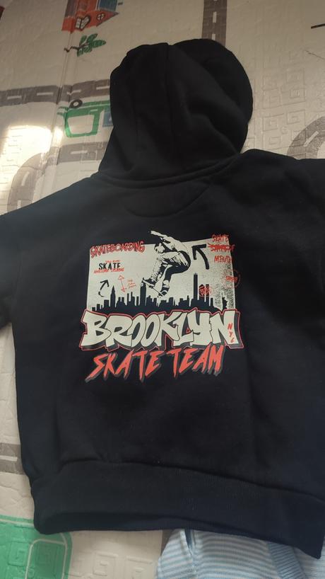 Mikiny 2ks  92, reserved,92