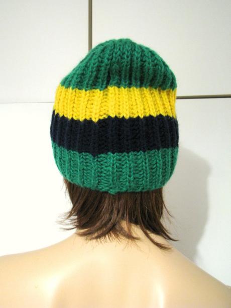 Prúžkovaná štrikovaná čiapka,