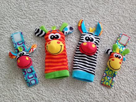 Hrkálka na rúčky a nôžky dieťatka, 