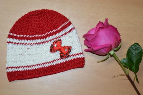 Háčkovaná čiapočka s kvetom, <50 - 158