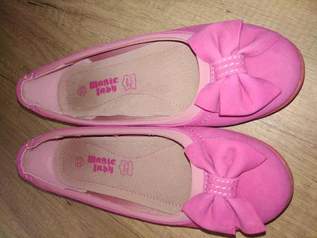 Ruzove balerinky, 33