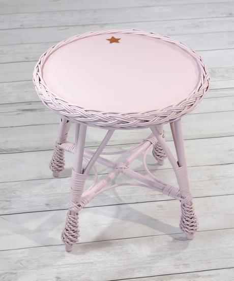 Prútený stolík okrúhly,