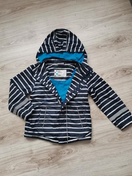 Bunda do dažďa, 122