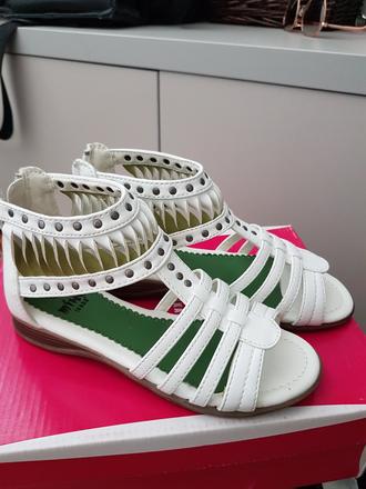 Sandalky pre dievcatko velkost 32, 32