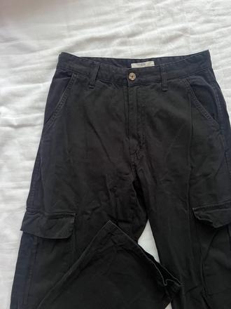 Cierne nohavice s vreckami, stradivarius,40