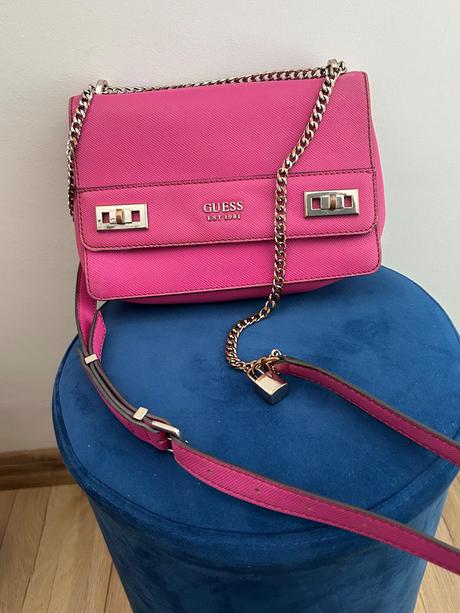 Guess cyklamenova kabelka, guess