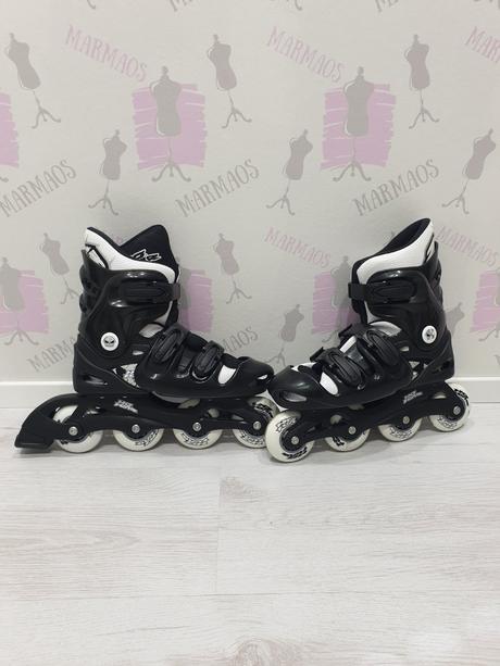 Kolieskové korčule (čiernobiele), 30