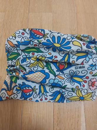 Multifunkčný šál s ľudovým motívom, 