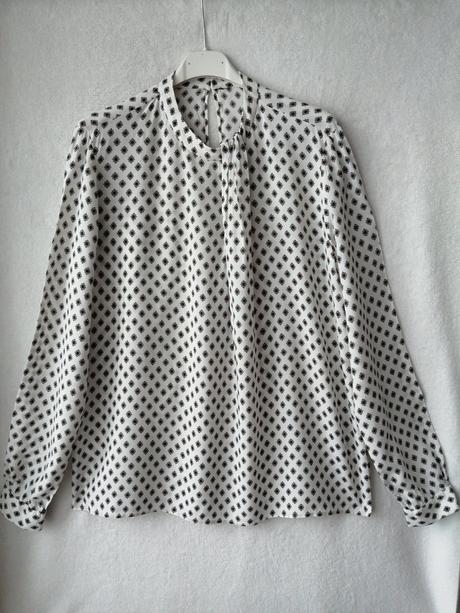 Pekná pohodlná blúzka, zara,38