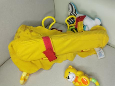 Sada hračiek rôznych značiek, 