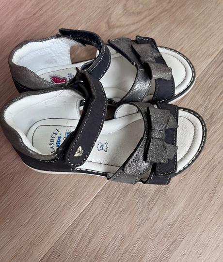 Sandálky, lasocki,26
