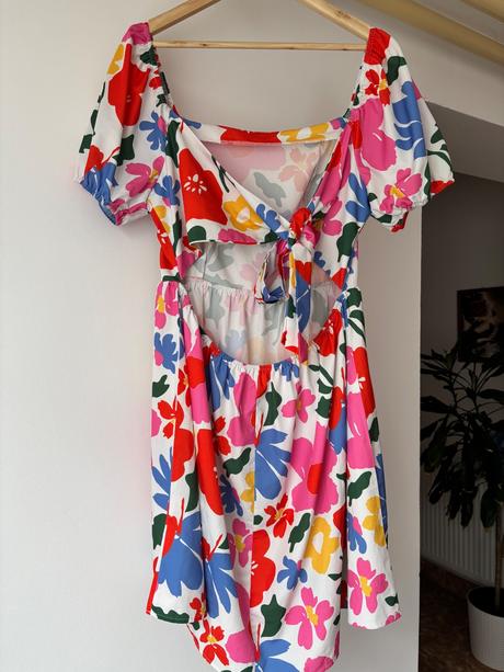 Kvetinkové šaty, m