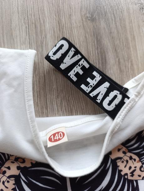 Dievčenský set tričko a sukňa, 140