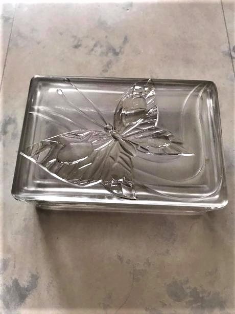 Sklenená stará kazetka,